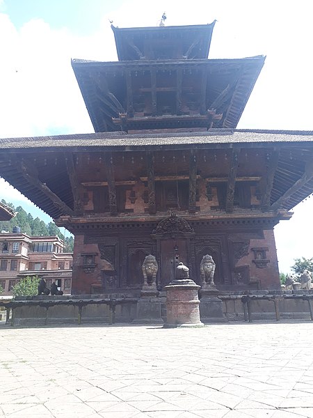 File:A historical temple Indreshwor mahadev.jpg