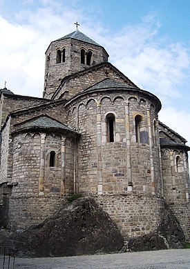 A Abadia de San Salvatore, Itália, tem três absides simples.