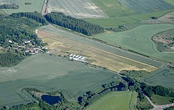 Luchtfoto van het Wismar vliegveld.jpg