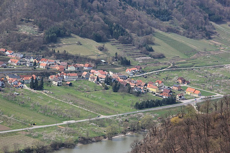 File:Aggstein 9048.JPG