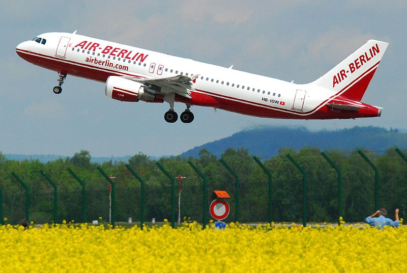 File:Air Berlin Airbus A320-214; HB-IOW@ZRH;09.05.2010 571bw (4591578715).jpg