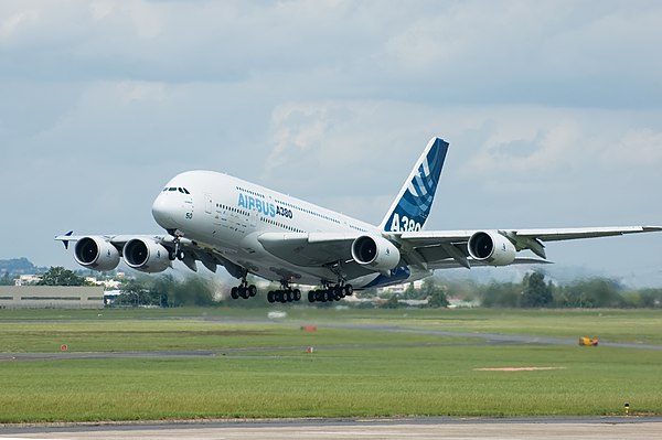 Эирбас. Airbus a380. Самолет Аэробус а380. Самый большой самолёт пассажирский - Airbus а380. Аэробус а380 Трансаэро.