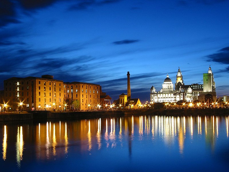 File:Albert dock at night.jpg