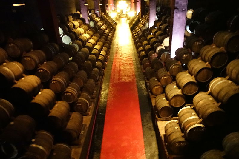 File:Aliança Underground Museum-Wine cellar (3).JPG