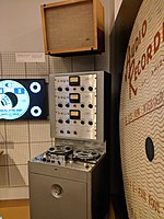 Ampex model 300 ½" 3-track tape recorder & JBL Signature monitor speaker (mid-1950s) - recording equipment - MIM Phoenix AZ (2017-12-04 14.05.19 by bobistraveling 140519).jpg