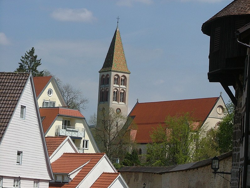 File:An der Stadtmauer,Blick zu St.Maria - panoramio.jpg