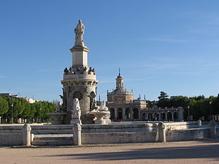 Fuente de la Mariblanca e Iglesia de San Antonio / Mariblanca's Fountain and Saint Anthony's Church