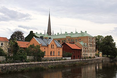 How to get to Gäddgårdsskolan with public transit - About the place