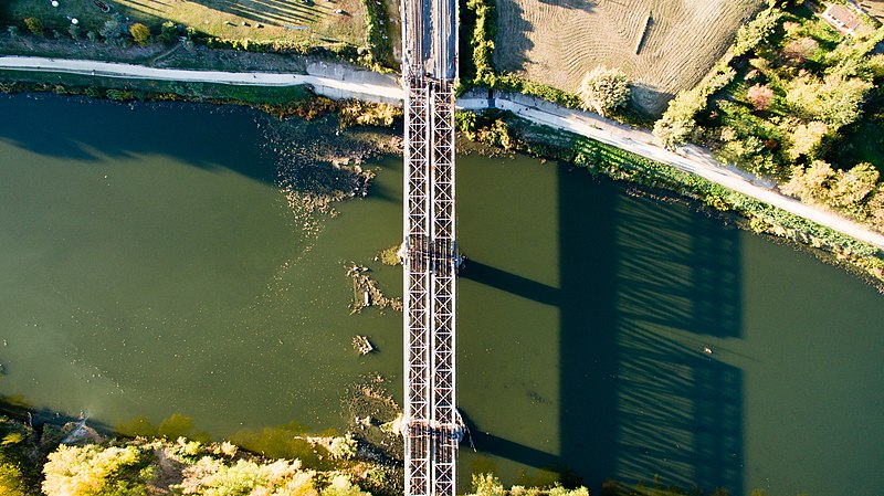 File:Arno River And Bridge (234819073).jpeg