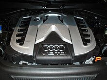 Audi Q7 V12 TDI engine front-view.jpg