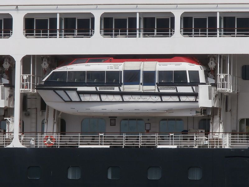 File:Azamara Quest Lifeboat 6 Tallinn 21 June 2016.jpg