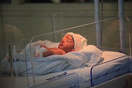 Bébé couché A l'hôpital Laquintinie de Douala au Cameroun 22.jpg