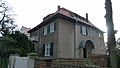 Villa mit Einfriedung