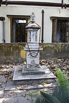 BCN - Grave of Sunity Devi 01.jpg