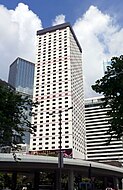 位於香港中環的美國銀行中心（圖）原本稱為金門大廈，後來曾改名為佳寧中心