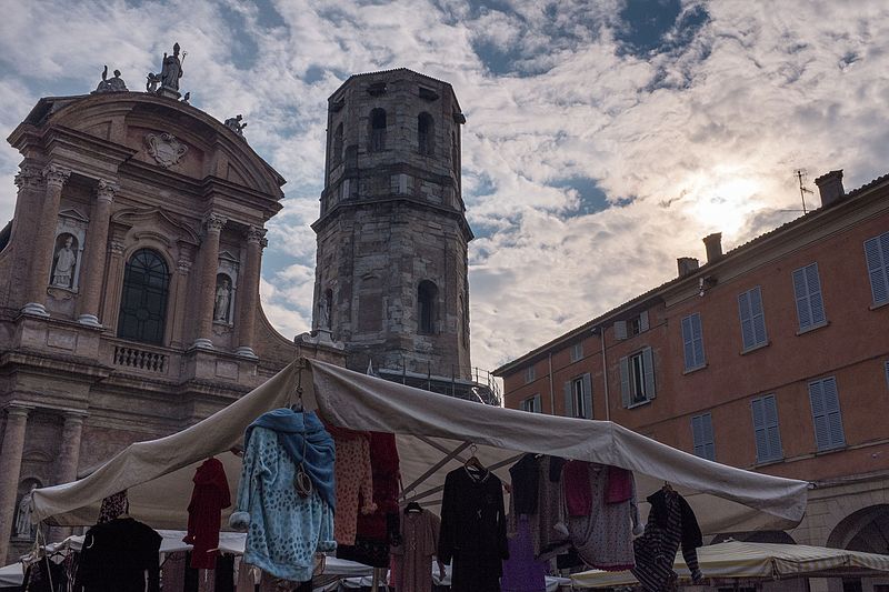 File:Basilica di San Prospero - Piazza San Prospero, Reggio Emilia, Italy - January 23, 2016.jpg