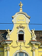Gable with puttoes