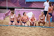 Deutsch: Beachhandball bei den Olympischen Jugendspielen 2018; Tag 6, 12. Oktober 2018; Mädchen, Hauptrundenspiel – Ungarn-Niederlande 2:1 English: Beach handball at the 2018 Summer Youth Olympics at 12 October 2018 – Girls Main Round – Hungary-Netherlands 2:1