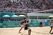 Deutsch: Beachvolleyball bei den Olympischen Jugendspielen 2018; Tag 11, 17. Oktober 2018; Jungen, Spiel um Platz 3 – Argentinien-Ungarn 2:0 (21–15/21–15) English: Beach volleyball at the 2018 Summer Youth Olympics at 17 October 2018 – Bronze Medal Match – Argentina-Hungary 2:0 (21–15/21–15)