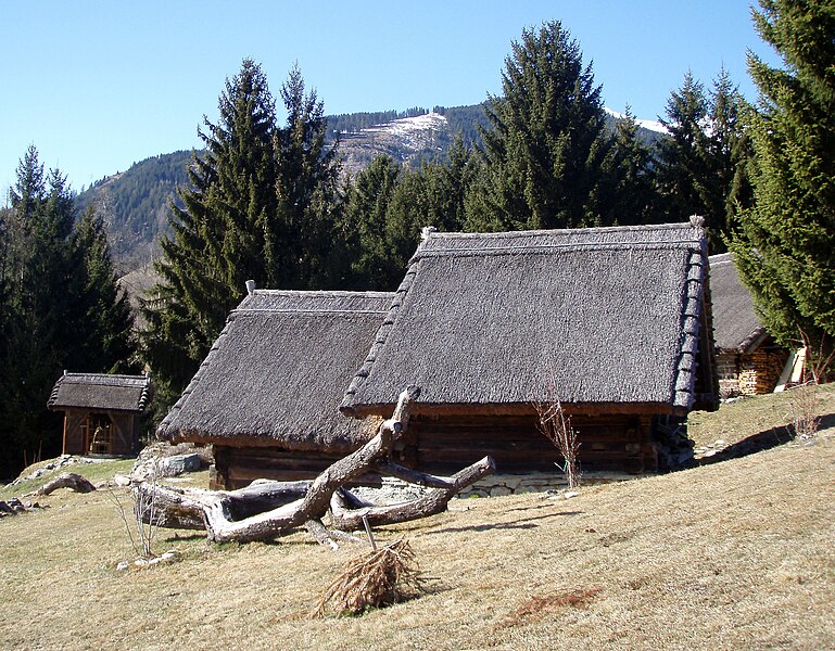 File:Befestigte Höhensiedlung Steinbühel 01.jpg