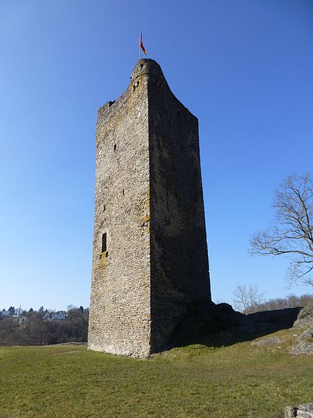 File:Bergfried Oberburg-02.jpg