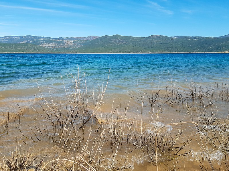 File:Bilećko jezero (Bileća) 27.jpg