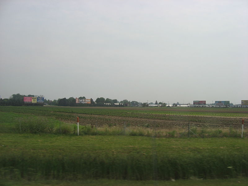 File:Billboards and fields in Perrysburg Township.jpg