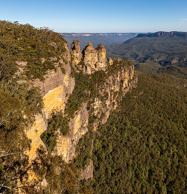 Три Сестры — скальное образование в Голубых горах, Австралия