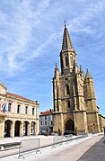 La façade ouest de l'église.