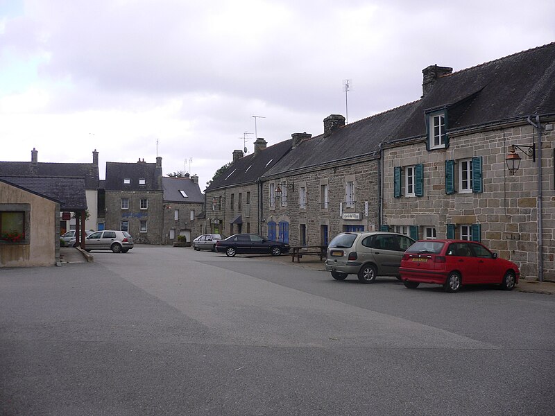 File:Bourg Ploërdut.JPG