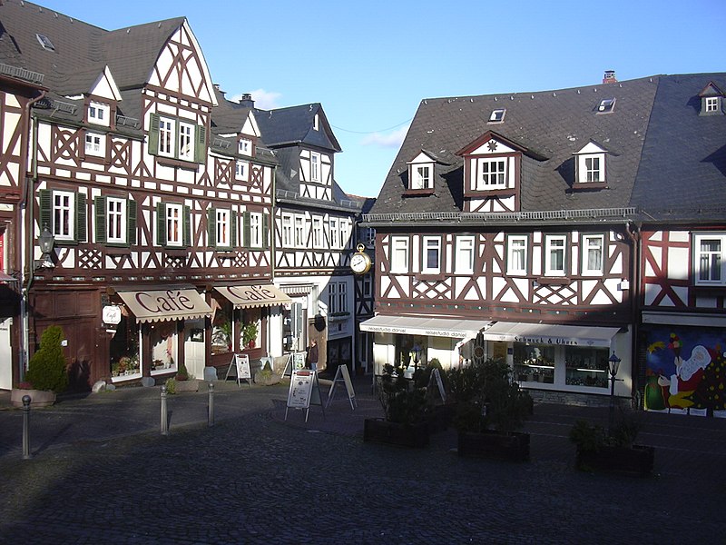 File:Braunfels Marktplatz.JPG