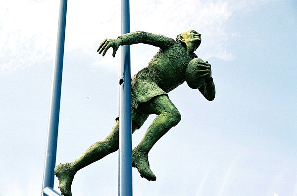 Statue of Brian Bevan at the Halliwell Jones Stadium