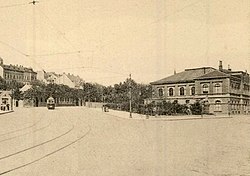 A Szent János tér és a Tornacsarnok az Attila körútról nézve (1890-es évek). Jobbra az Attila utca eleje, balra a Naphegy.