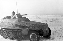 Sd.Kfz. 250 Bundesarchiv Bild 101I-236-1036-31, Russland, Schutzenpanzer auf Feld.jpg