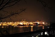 Container Terminal Burchardkai vom Altonaer Balkon aus gesehen.