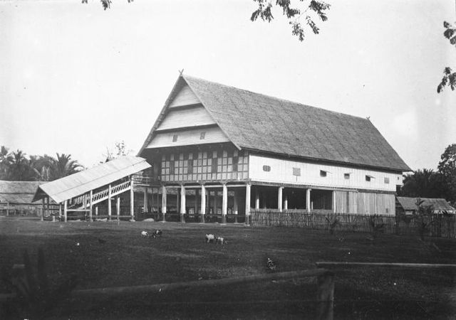 A palace owned by an aristocrat in the port city of Palopo, Luwu (c.1900–1930)
