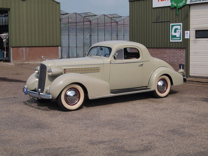 File:Cadillac V8(1936), Dutch license registration AH-75-44 pic5.JPG