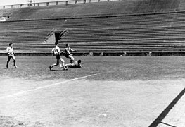 Camp de les Corts. Aniversario Academia Granés. 25 de abril de 1964. 13.jpg