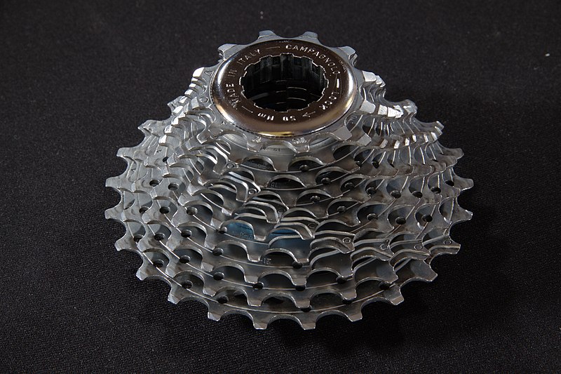 File:Campagnolo Centaur cassette - side view.jpg