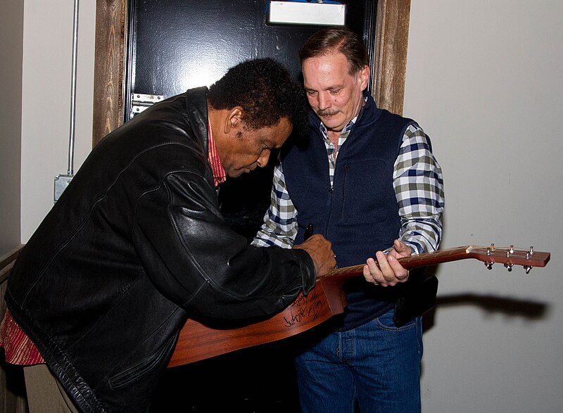 File:Charley Pride 12-5-15 MG 5791 (22965772433).jpg