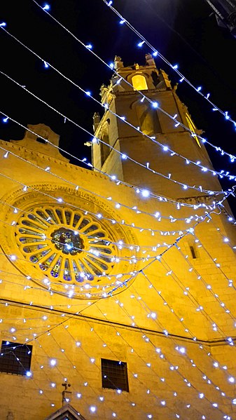 File:Christmas lights in Reus, Spain.jpg