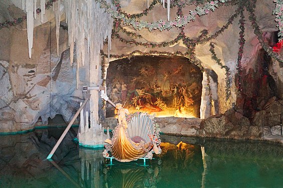 Schloss Linderhof, Venusgrotte mit Boot.- Bayern, Deutschland.