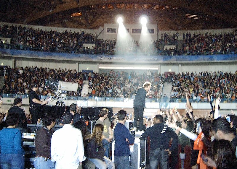 File:Coldplay em Lisboa no Pavilhão Atlântico (2) 2005.jpg