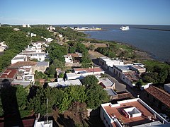 Nordlige del av byen med fergehavnen, Colonia del Sacramento