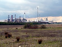 View from the east Conoco Oil Refinery - geograph.org.uk - 155155.jpg