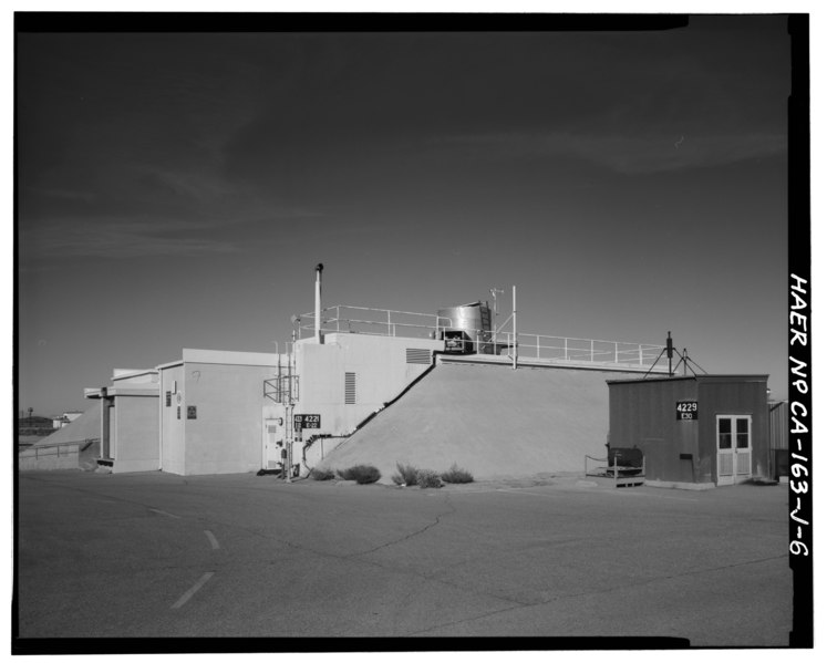 File:Credit BG. Looking southeast at west side of Control and Recording Center 4221-E-22. - Jet Propulsion Laboratory Edwards Facility, Control and Recording Center, Edwards Air HAER CAL,15-BORON.V1J-6.tif