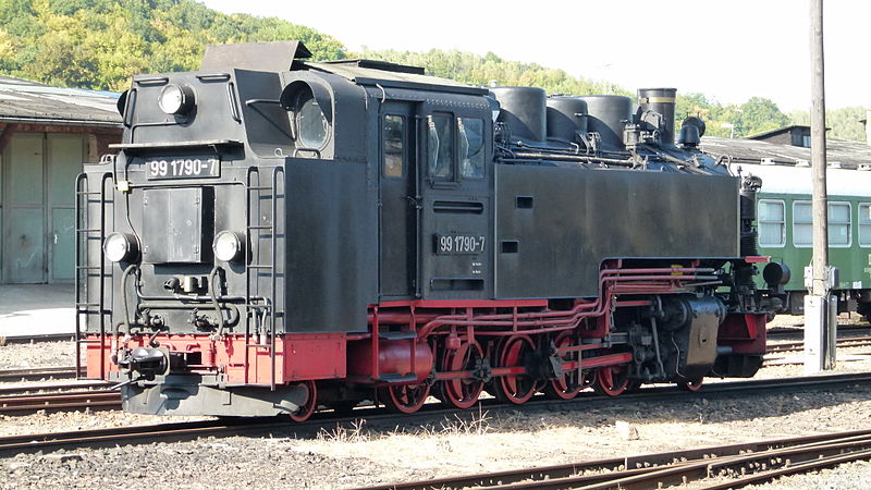 File:Dampflokomotive Weißeritzbahn 2.JPG