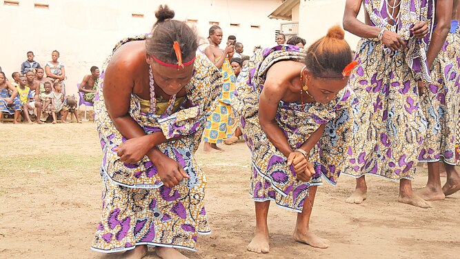 Danse des Vodunsi à Agatogbo Photographe : Président Fènou