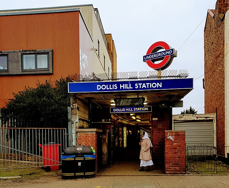 File:Dollis Hill station 20180127 132433 (49451166143).jpg