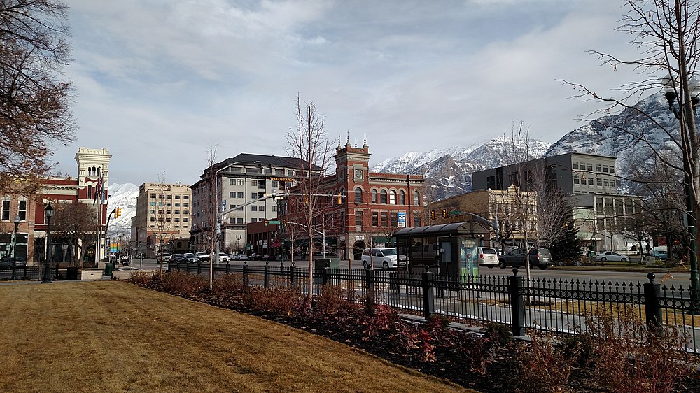 The population density of Provo in Utah is 983.29 people per square kilometer (2546.71 / sq mi)